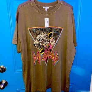 Def Leppard graphic oversized band tee nwt